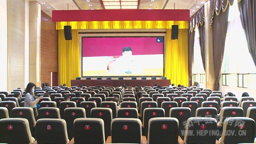 我县组织收听收看全市农贸市场疫情工作电视电话会议.jpg